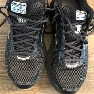 Brooks sneakers